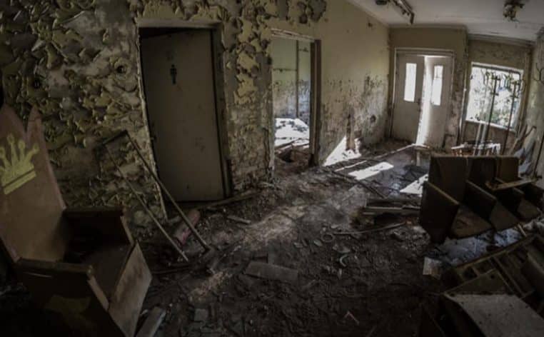 petite-fille maison de l'horreur