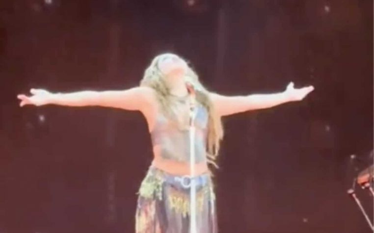 Shakira concert avec orage