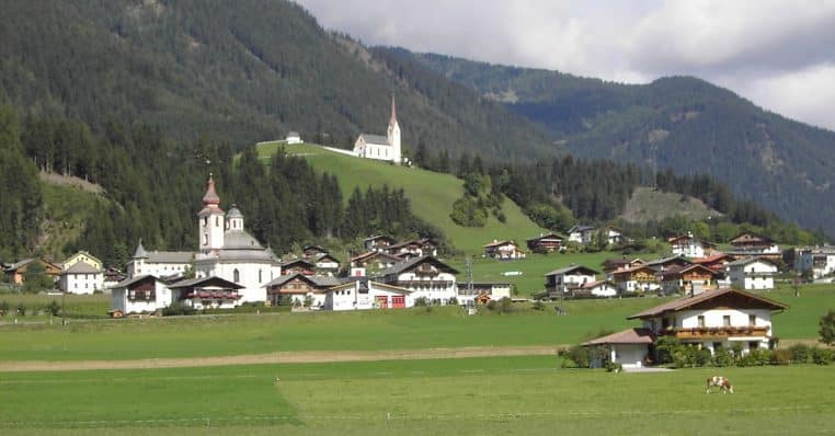 village colle a la france salaire - copie