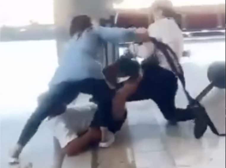 Violence aéroport bagage