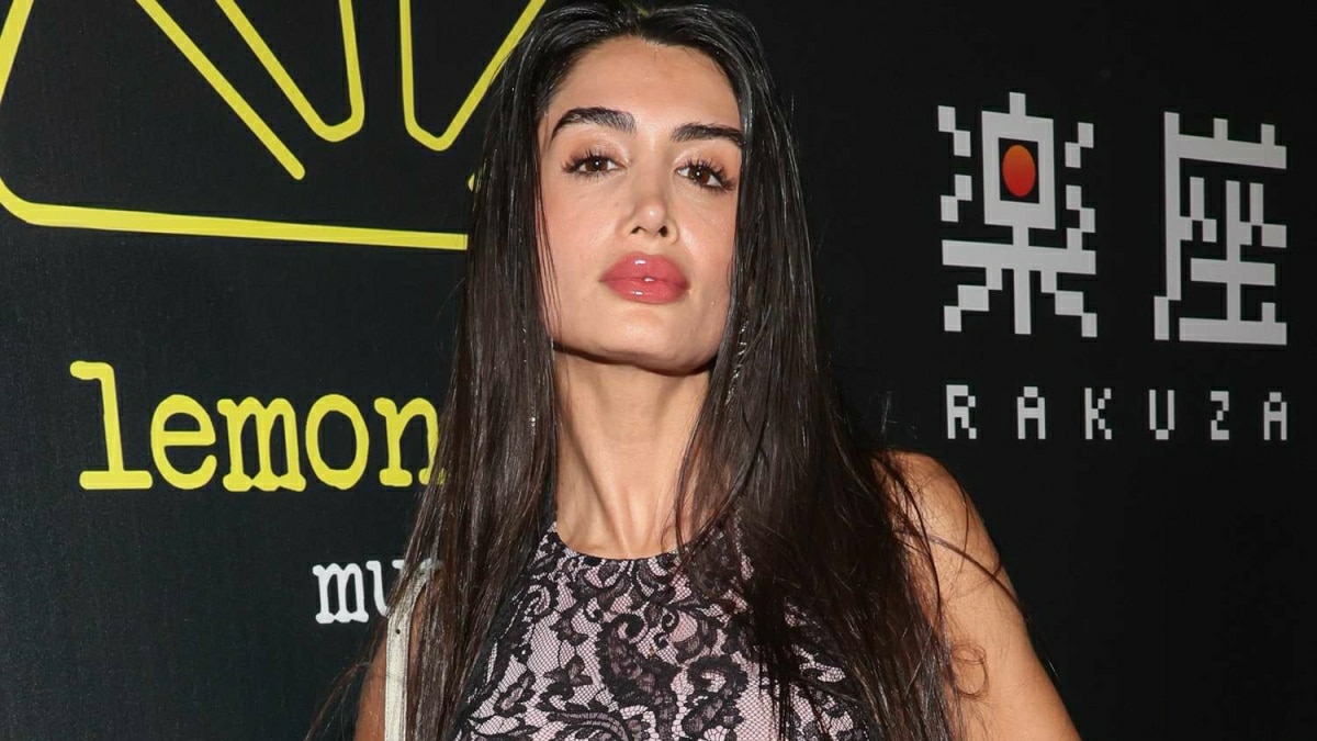 Femme Arnaqueuse Adva Lavie