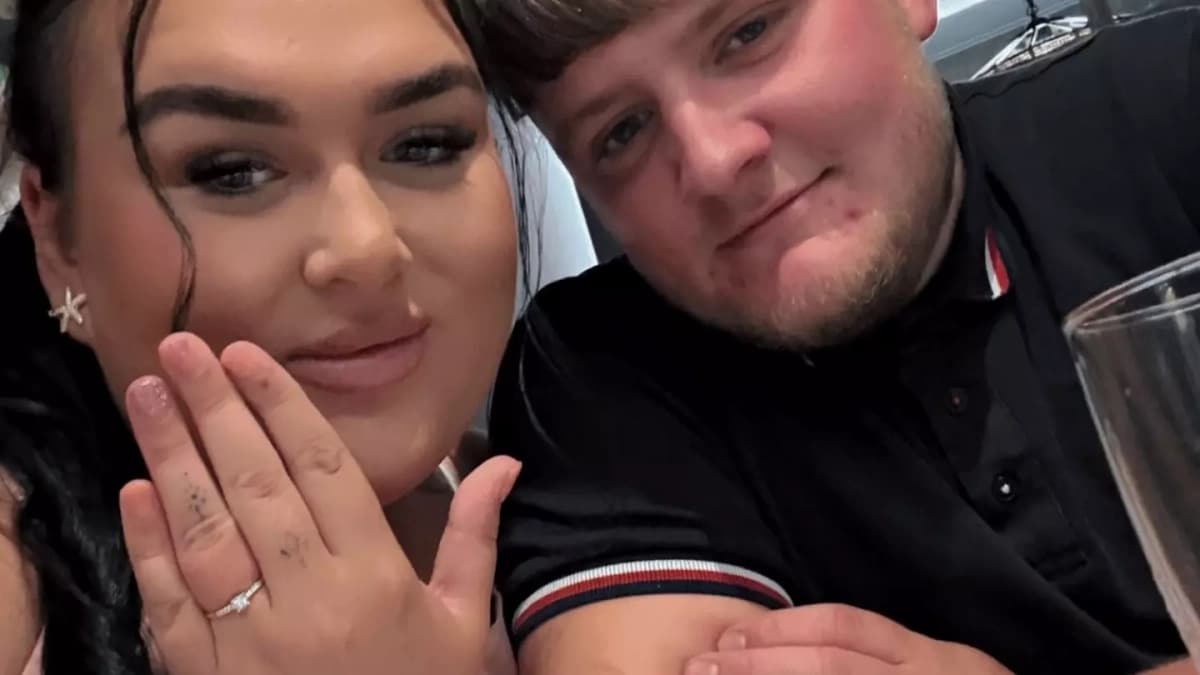 Femme Fiancailles Amputation