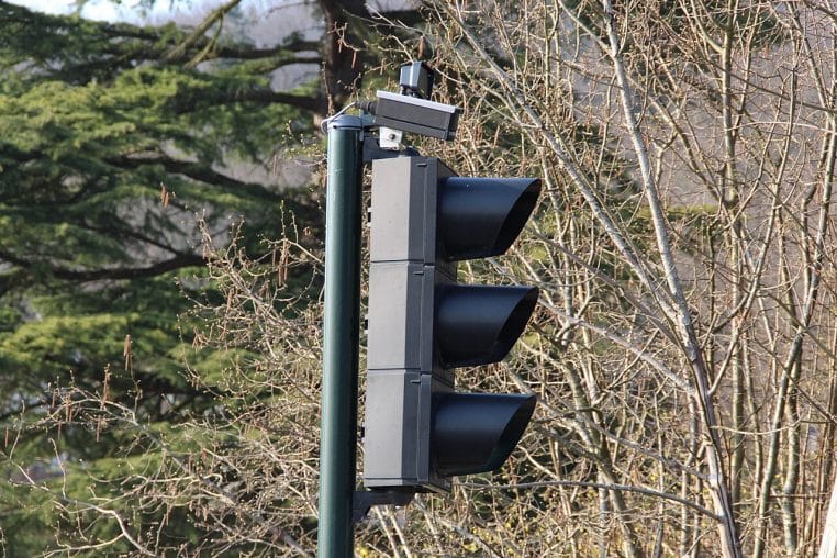 Feux tricolores avec module radar