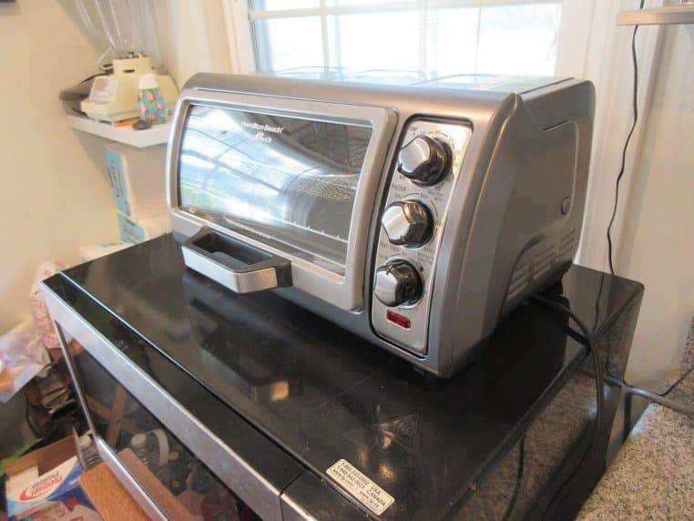 Collection « Retro 1973 » chez Lidl : bouilloire, grille-pain, robot, hachoir et mixeur plongeant, esprit seventies et prix malins, logo visible.