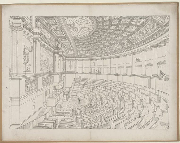 Hémicycle de l’Assemblée nationale, vue frontale des bancs.