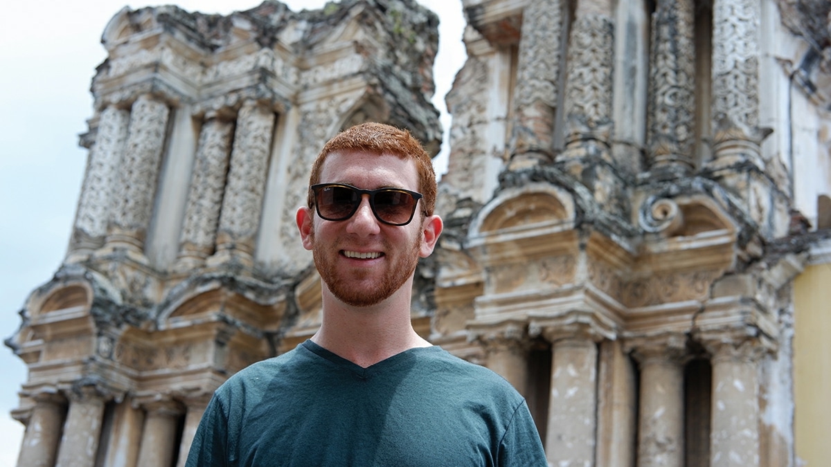 Homme Voyages Drew Binsky