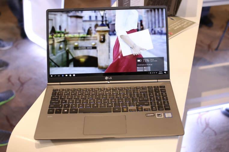 Vue de face d’un LG Gram 17 montrant un châssis fin et une large surface d’affichage typique des portables 17 pouces.