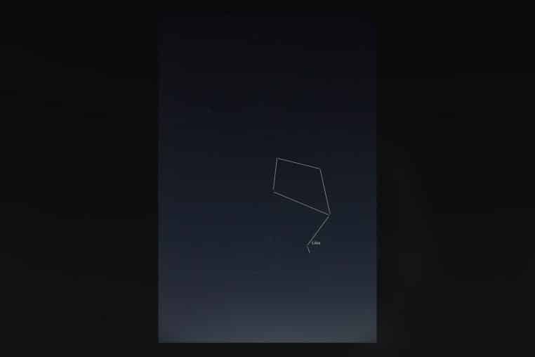 Ciel nocturne avec les étoiles de la constellation de la Balance