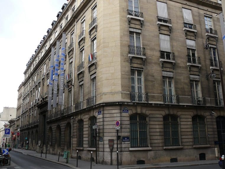 Façade de l’Hôtel de Rochechouart à Paris, siège du ministère de l’Éducation nationale, photographie en plan large prise en 2019.