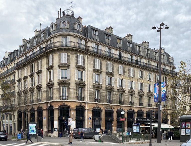 Agence de la Banque de France place de la Bastille, un repère institutionnel pour la régulation monétaire et les taux d’épargne.