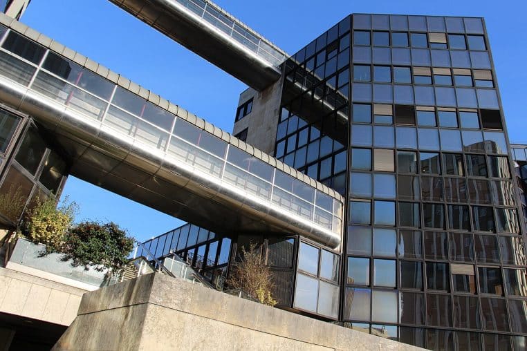 Bâtiment administratif de Bercy, architecture contemporaine.