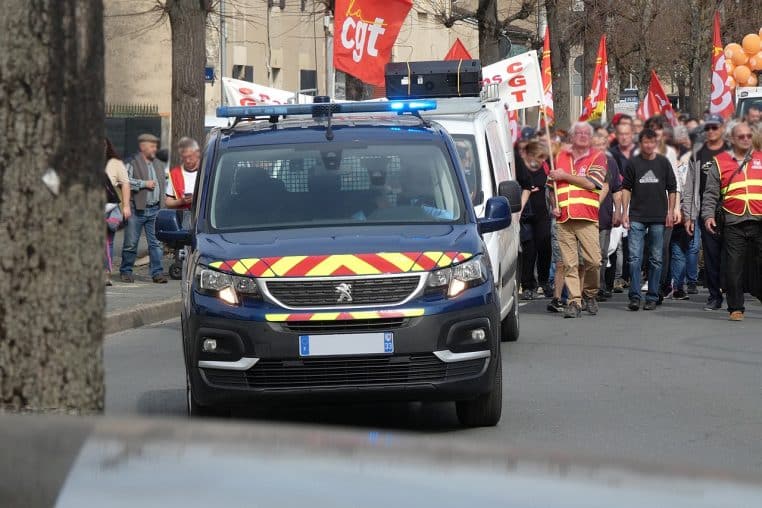 Peugeot Rifter de la gendarmerie nationale