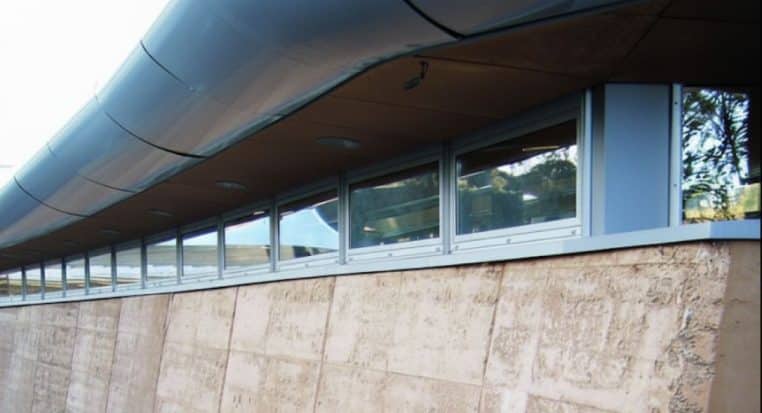 mur en terre crue compactée