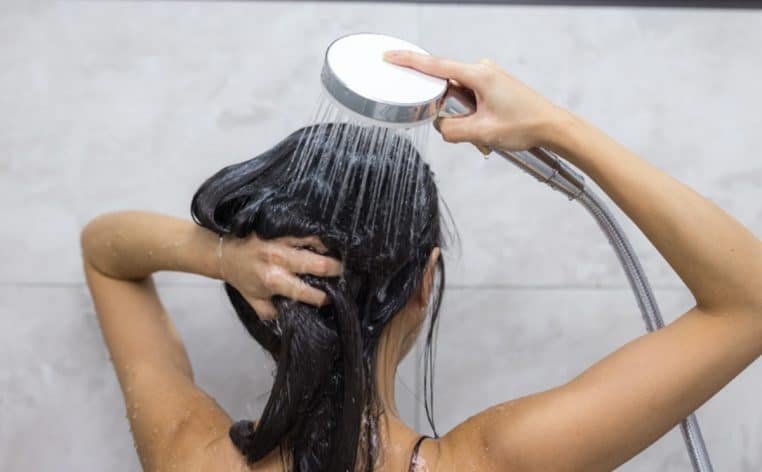 avion hôtesse de l'air cheveux info