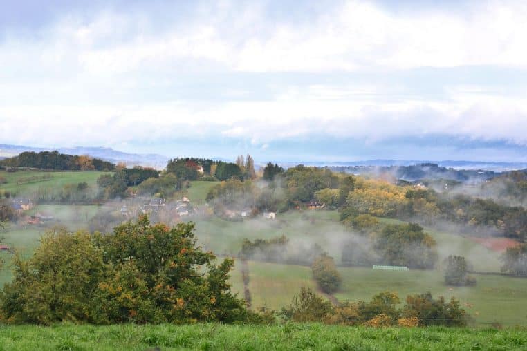 Champs et bosquets aux couleurs d’automne