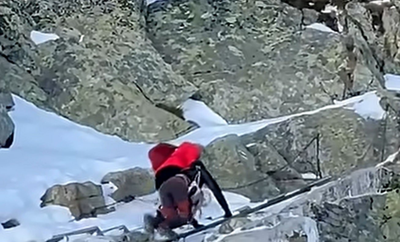 Un couple d'alpinistes coincés au sommet du mont Rysy