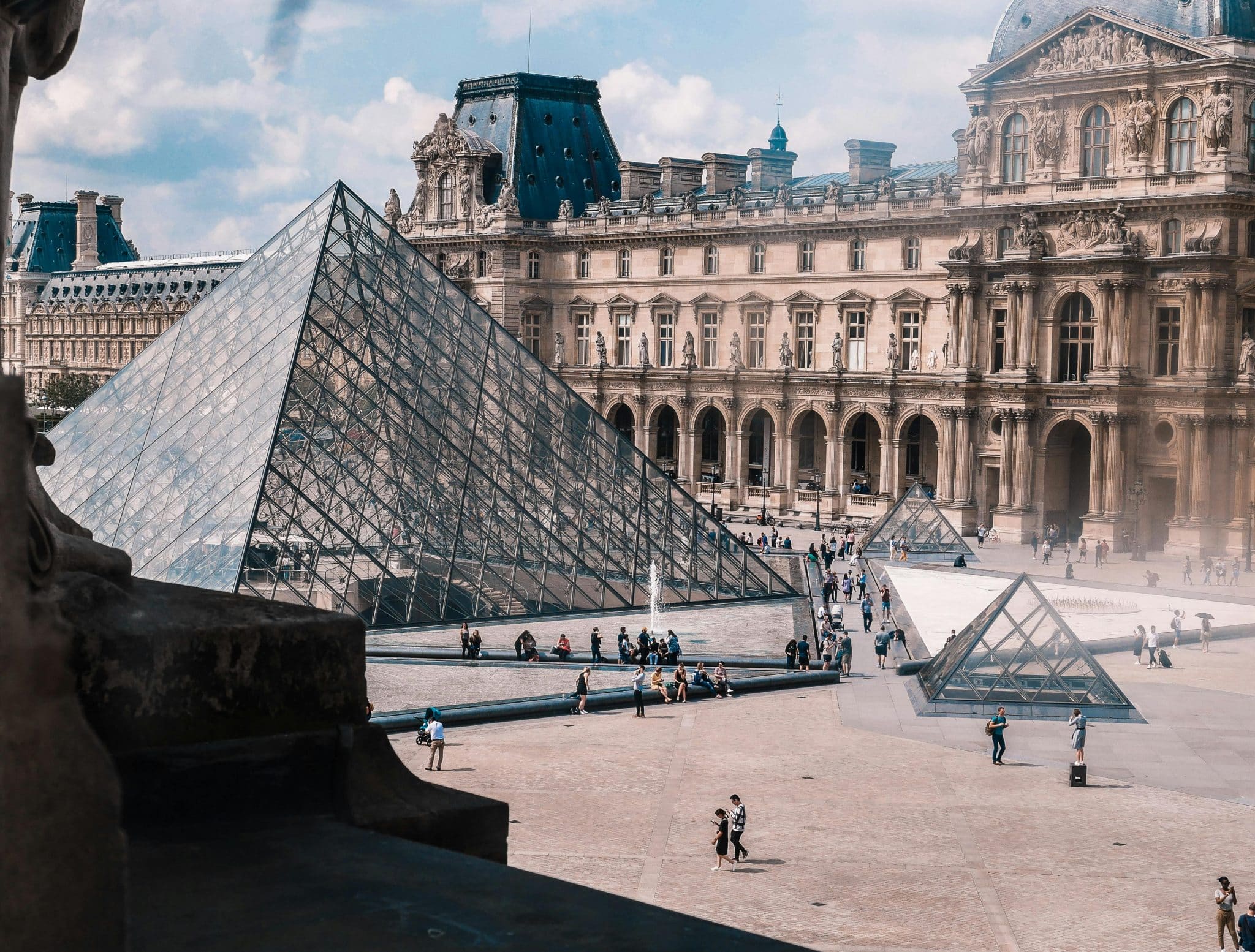 Le braquage du Louvre vu par le RN