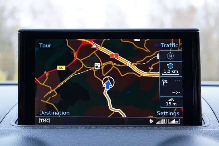 Écran de navigation intégré au tableau de bord, interface cartographique