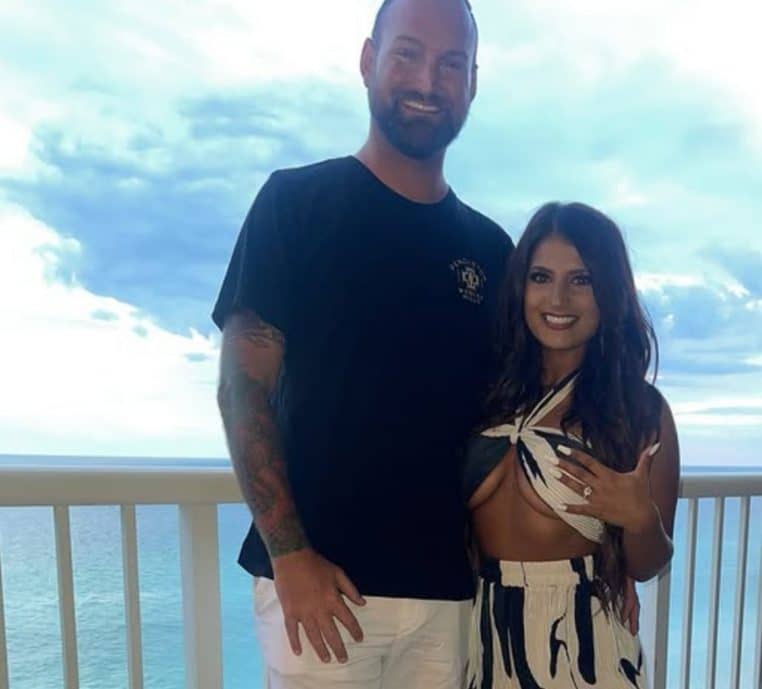 Un policier et une ancienne ado disparue se retrouvent 15 ans après