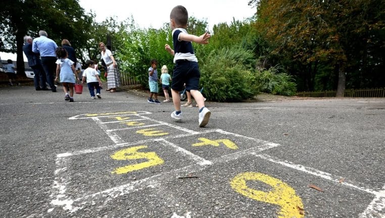 est soupçonné de viols sur plusieurs enfants d’une école maternelle de Saint-Laurent-du-Varrr