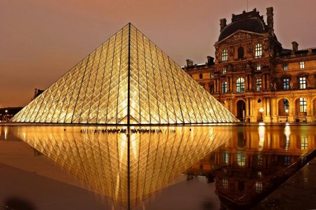 Vol de bijoux au musée du Louvre