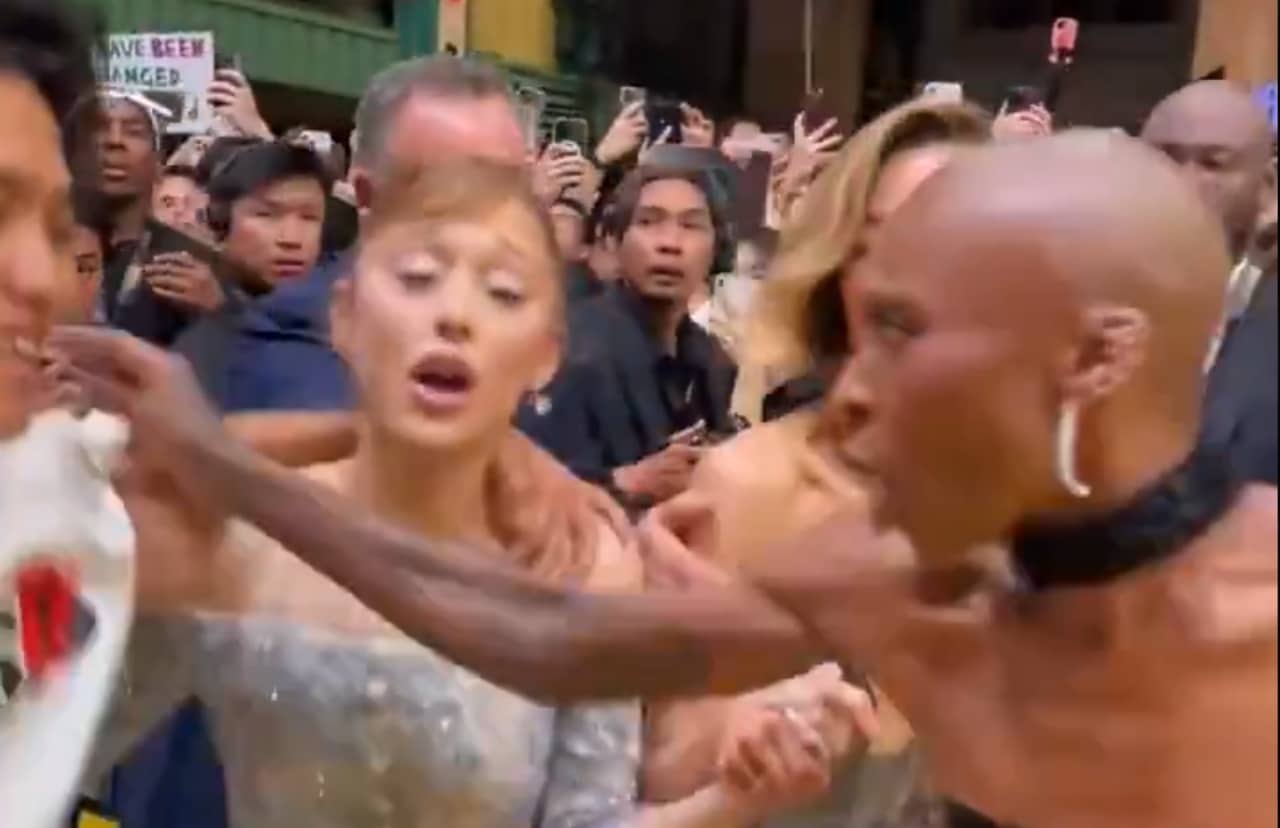 Ariana Grande agression