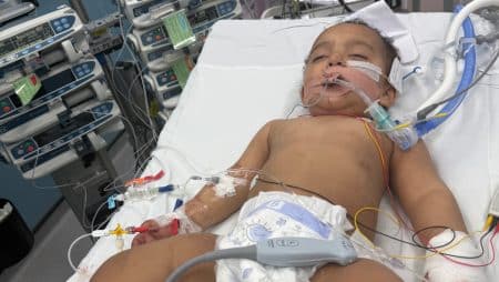 Bebe Hopital Blessures Internes