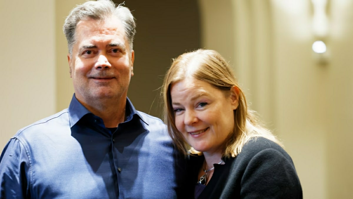 Femme Attraction-Accident