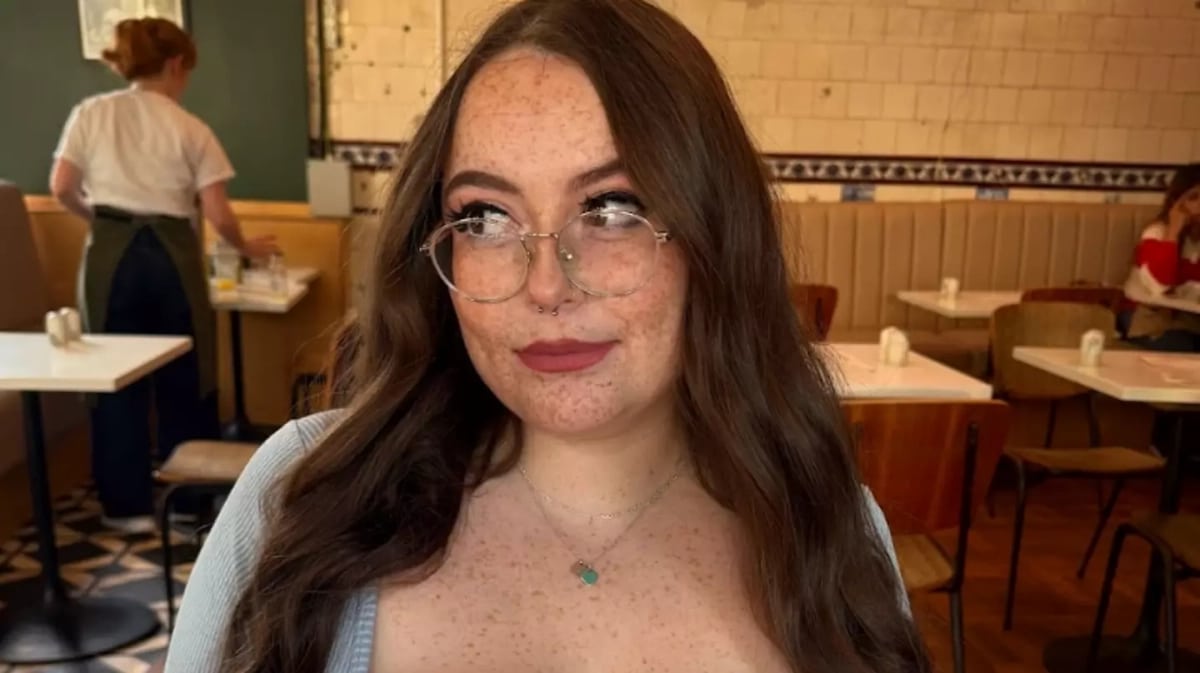 Femme Seins Summer Robert