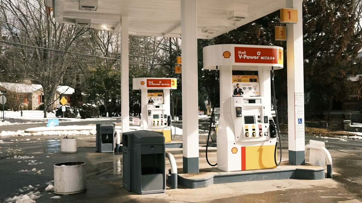 Homme Station-Service-Mort