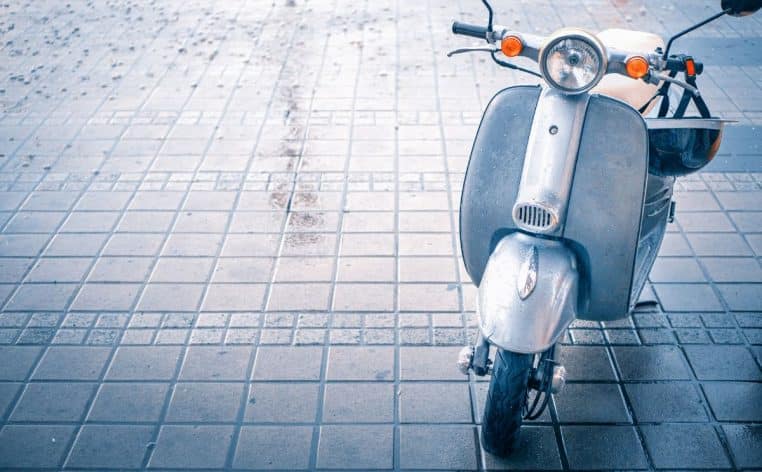 Louis Sarkozy scooter