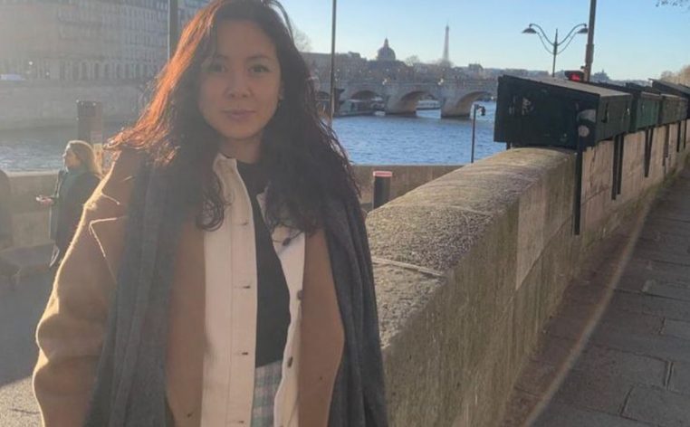 Love is blind Alice Jonathan