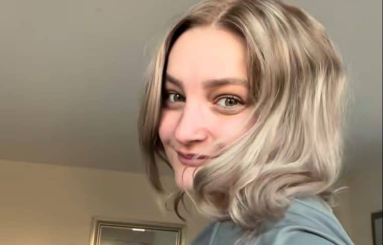 Lydia a subi une réduction mammaire