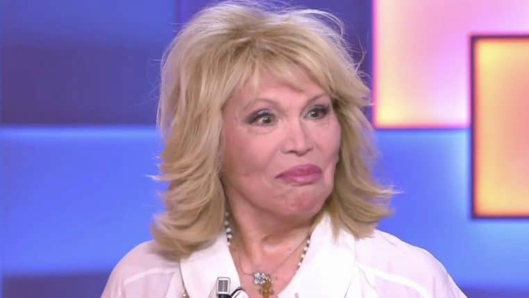 amanda-lear-operation-binetot-copie.jpg
