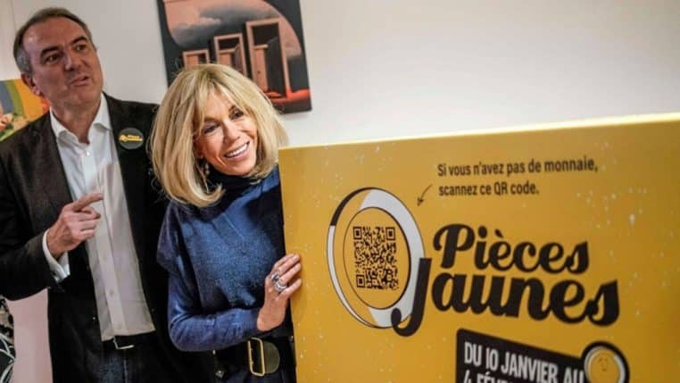brigitte macron pieces jaunes @dr
