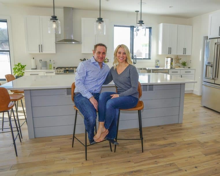 Nouvelle étape de vie, nouveaux repères à trouver entre temps à deux et temps pour soi.
Crédit : Pixabay – natik_1123