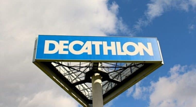 decathlon frappe fort avec une nouvelle jupe
