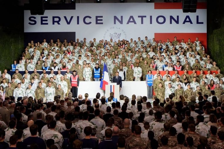 Service militaire obligatoire