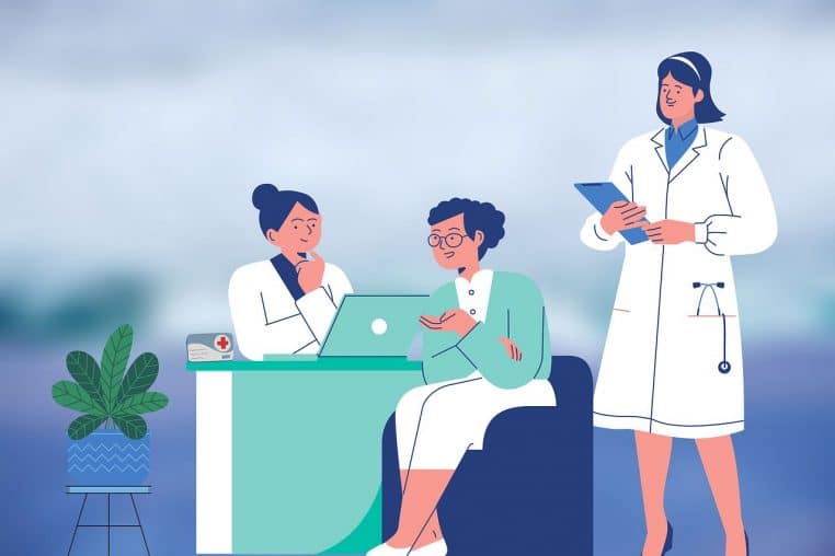 Médecin et patient discutant d’un traitement dans un cabinet lumineux, illustrant le suivi de longue durée et l’impact des décisions de la Sécurité sociale.