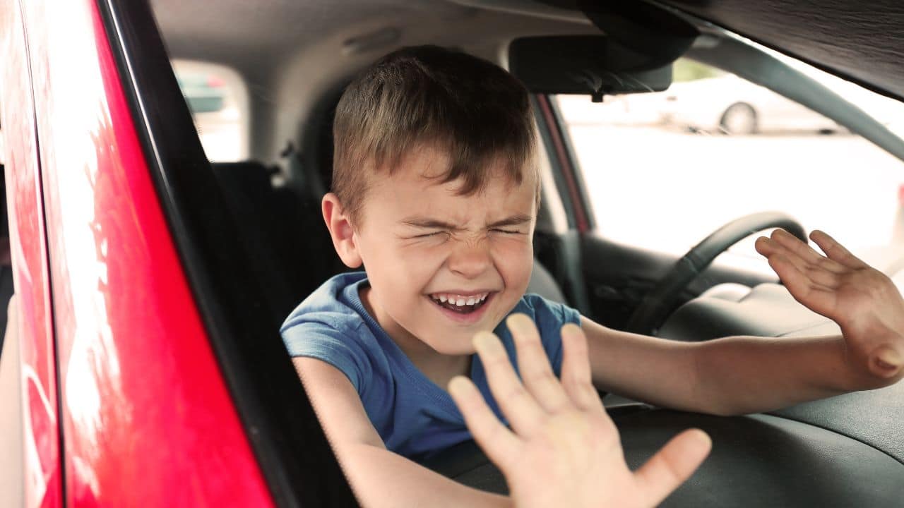 enfant enleve @canva