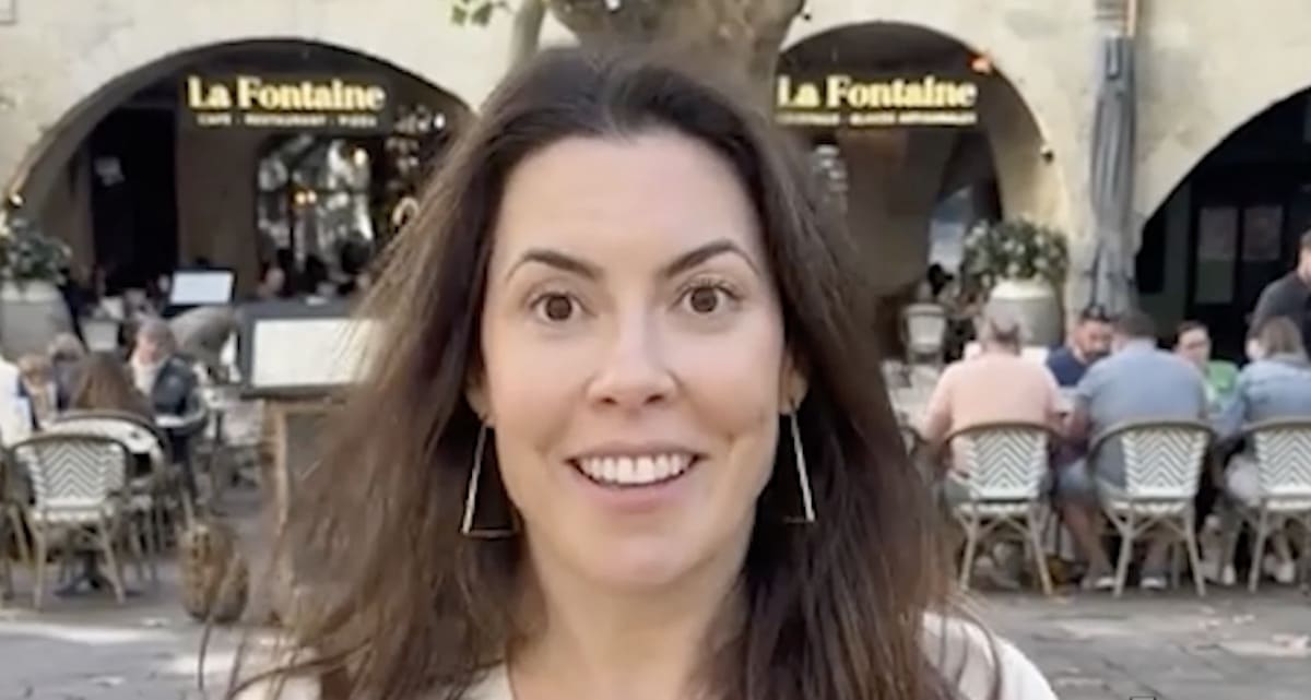 Femme déménage avec ChatGPT