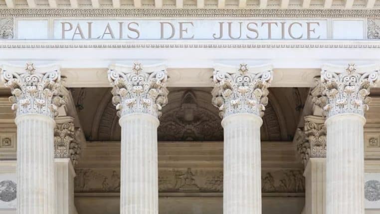 femme mis enfant dehors car hyperactif - copie