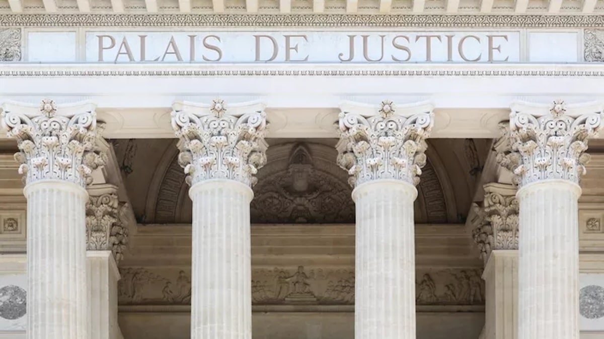 femme mis enfant dehors car hyperactif - copie