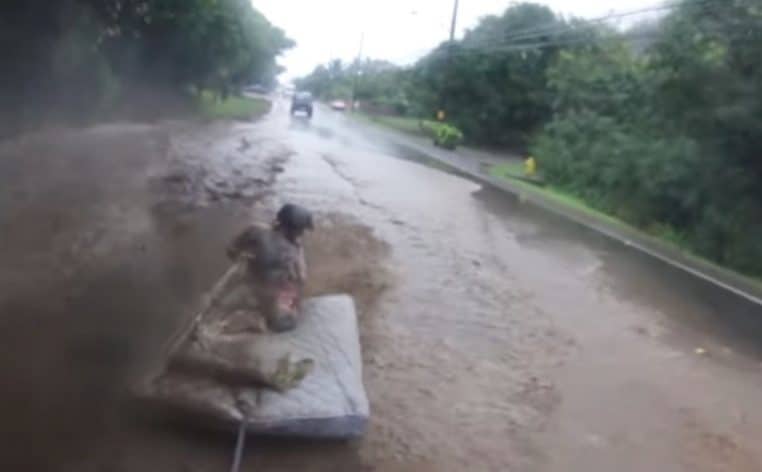 mattress surfing sommier ado