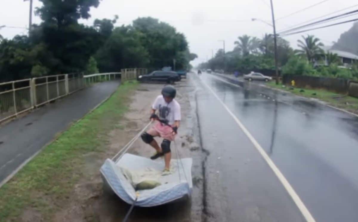 mattress surfing sommier ado