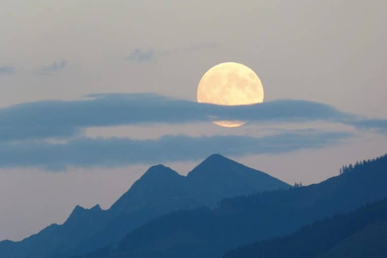 full moon, moon, super moon, clouds of clouds, nature, dusk, shades of color, mountains, heaven, night