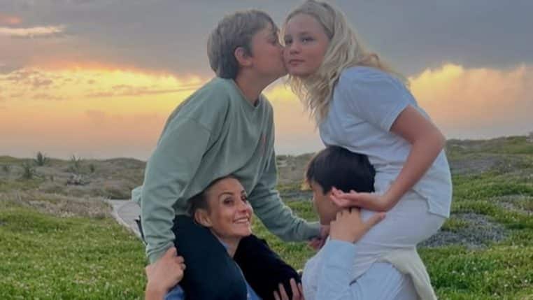 Elodie Gossuin et Bertrand Lacherie et leurs enfants @son instagram