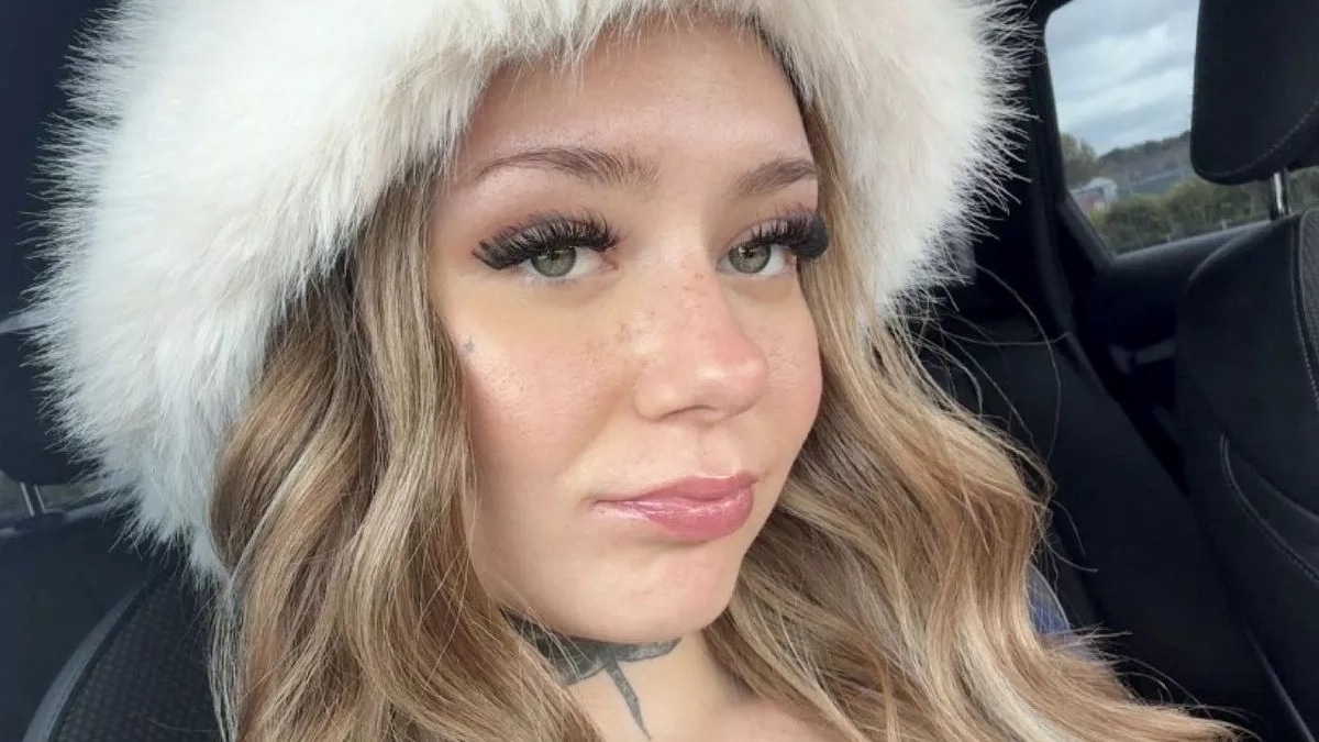 Femme Vapotage Jeune