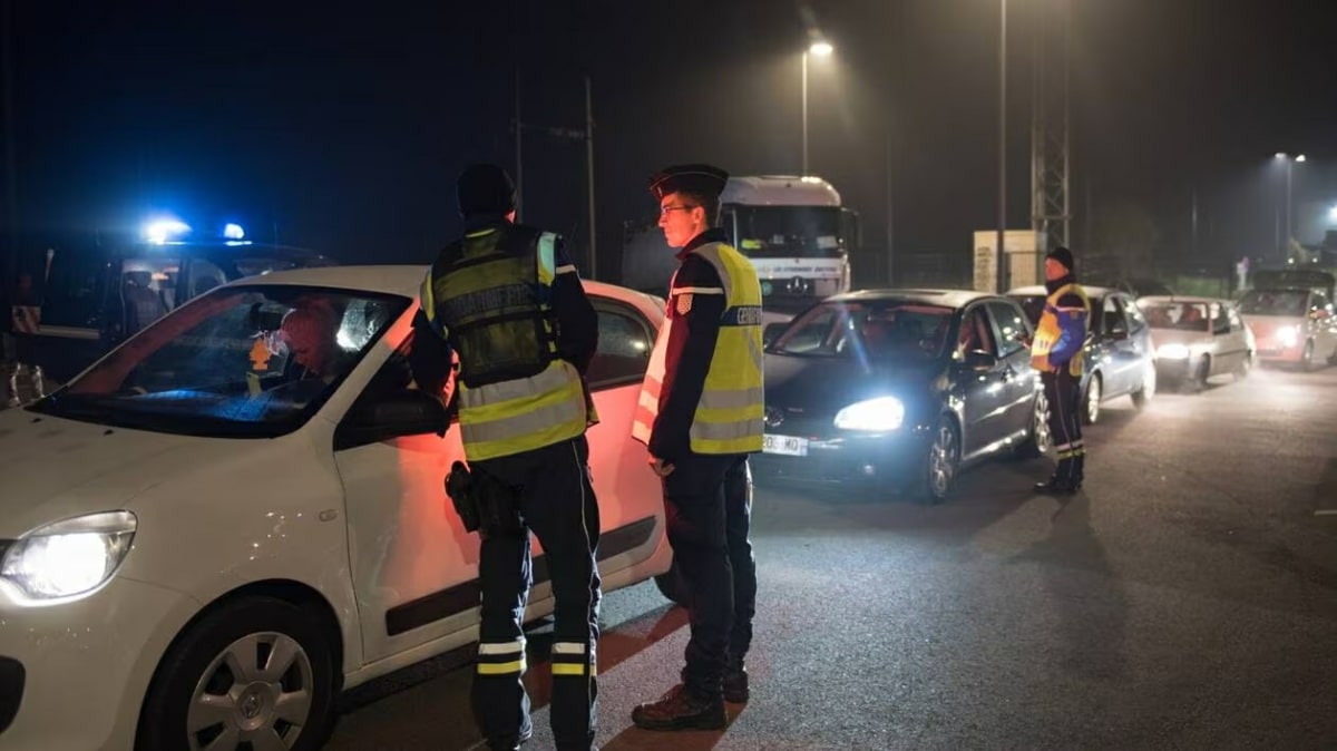 Homme-Gendarmes-Rennes