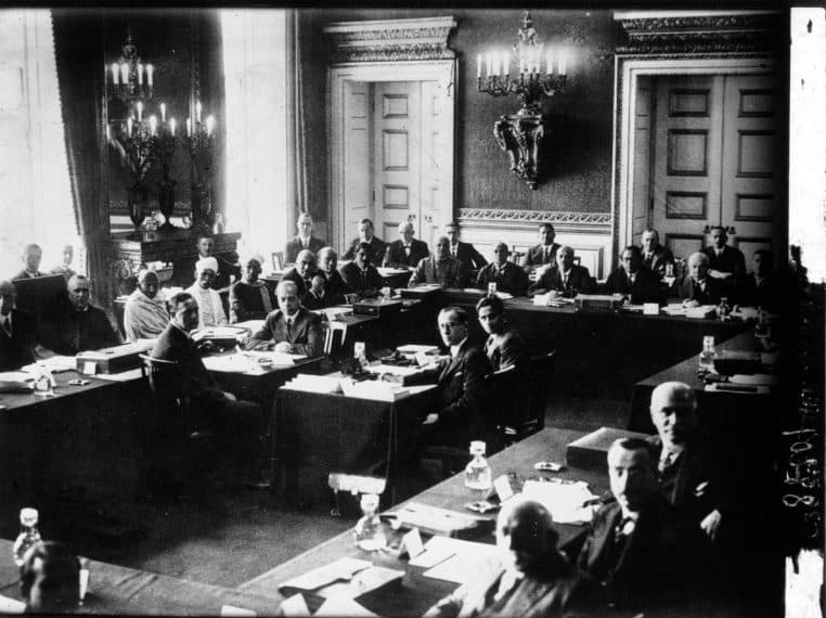 Salle des mariages de l’hôtel de ville du 2e arrondissement de Paris, décor officiel d’une cérémonie civile